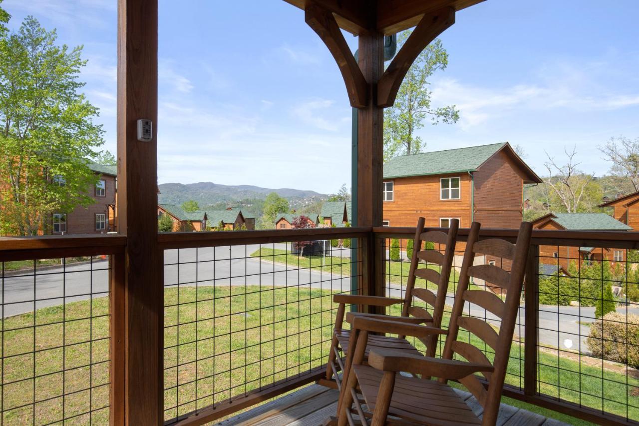 Poolin Around Villa Gatlinburg Exterior foto